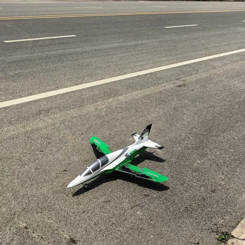 Wing Wing Banshee RC Airplane  - Outdoor Sport Hobbies recension och pris